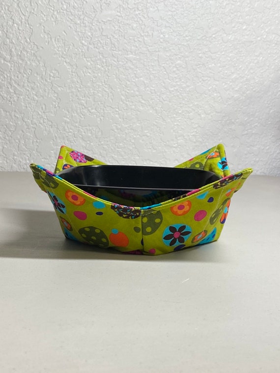 0200-530 (10X10) Microwave Bowl Cozy - Green and Colorful Flowers