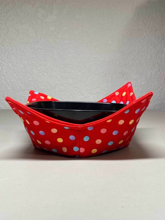 0200-718 (10X10) Microwave Bowl Cozy- Red w/Colorful Dots