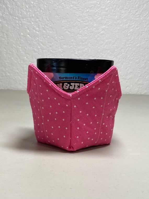 0562 Pint Ice Cream Cozy - Pink w/White Dots