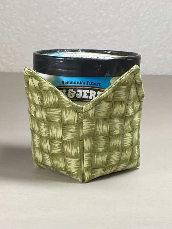 0557 - Pint Ice Cream Cozy - Green Bamboo