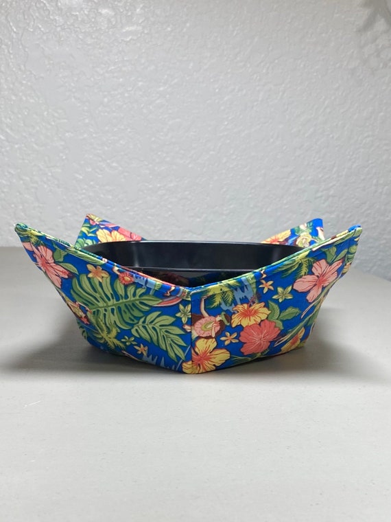 0200-684  Microwave Bowl Cozy- Hawaiian Girl