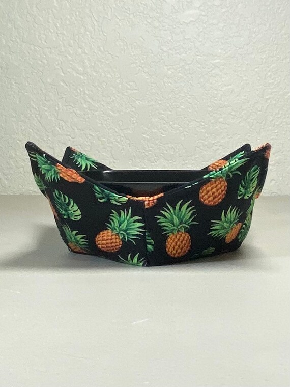 0200-614 (10X10) Microwave Bowl Cozy- Pineapples