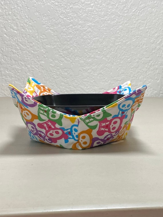 0200-717 (10X10) Microwave Bowl Cozy - Skeletons