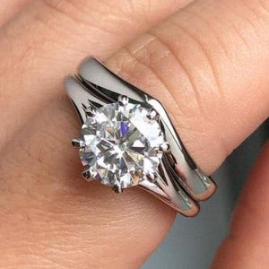 Round Cut Solitaire Engagement Ring Set, 14k White Gold Chevron Wedding Band