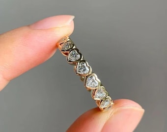 Herzförmiger Eternity Ring, 14K Gold Ehering, Einzigartiger Jubiläumsring, Moissanit Voll Eternity Band, stapelbarer Herzring für Sie