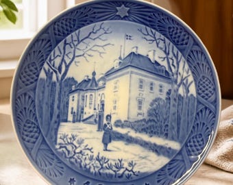 Vintage 1975 Royal Copenhagen Christmas Plate – The Queen’s Christmas Residence – Marselisborg Slot Denmark