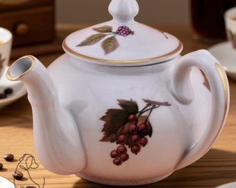 Vintage Royal Worcester Evesham Teapot England | Gold Trim Fruit Fine Porcelain 4 Cup Tea Pot