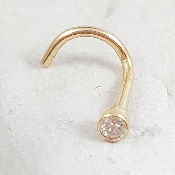 Solid 18k Yellow Gold nose stud. Cubic Zirconia nose stud. 20 gauge Screw in nose stud. Tiny nose stud. Nose jewelry. 18 karat gold.