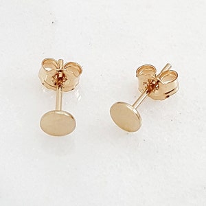 Small 14k dot stud earrings. Simple gold studs. circle studs. Minimalist stud earrings. Gold earrings. gifts for her. Button stud earrings