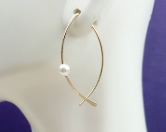 Gold Hoops. Modern Gold earrings. Pearl earrings. Rose Gold hoops. minimalist earrings. Fish hoop. Modern earrings. Bridal earrings.