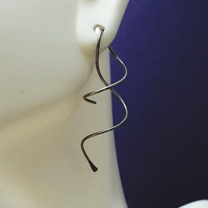 NIOBIUM earrings - SPIRAL earrings - modern earrings - wire earrings - nickel free - niobium jewelry - niobium dangles - minimalist earrings