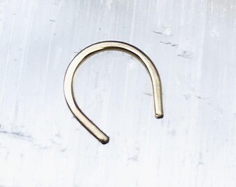 14K Gold Hammered Septum Retainer: Horseshoe Piercing Jewelry