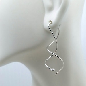 Fine Silver .999 Twist in Earrings. Spiral earrings. Pure Silver spiral earrings. Corkscrew earrings. Modern earrings. Wire earrings