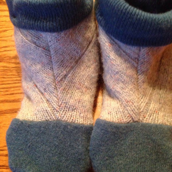 Recycled wool sweater slippers, lt blue speckled w/cashmere toe and cuff, Small, fits sizes 6..5-7.5, fleece lined,leather bottom