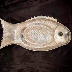 A Signed 25 Inch Vintage Arthur Court Fish Platter | 1975 Aluminum