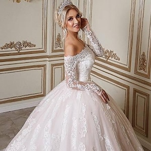 Luxury Lace Long Sleeves Wedding Ball Gown Dresses Off Shoulder