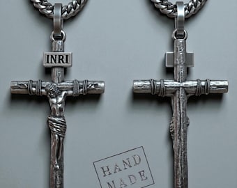 Katolskt krucifixhalsband: Sterlingsilver, förgyllt - Liten till stor