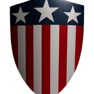 K&ouml;nnte beinhalten: Ein Schild mit patriotischem Design. Der obere Teil ist marineblau mit drei wei&szlig;en Sternen. Der untere Teil weist abwechselnd rote und wei&szlig;e vertikale Streifen auf. Das Schild hat eine gebogene, spitze Form.