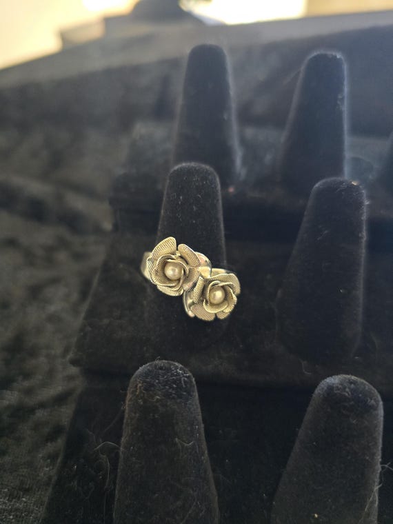 Antique Adjustable Silver Flower Ring - image 3