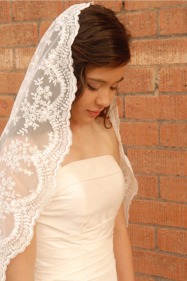 Lace Mantilla Wedding Veil Spanish Style Veil Romantic Veil Etsy