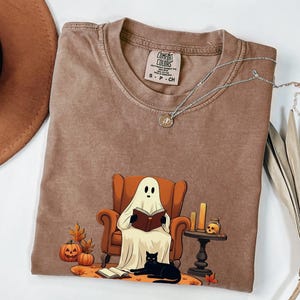 ComfortColors Retro Ghost Reading Books Shirt, Librarian Ghost Halloween, Halloween Teacher Shirt, Halloween Shirt, Teacher Gift, Boo School