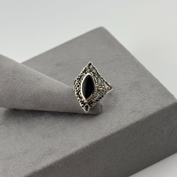 Vintage Black Onyx Filigree Ring Sterling Silver Marquise Cut, UK Size M 1/2, US Size 6 1/2, EU Size 53