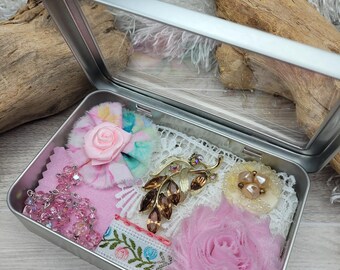 Small Inspiration Kit, Flowers, Lace, Clear Top Tin
