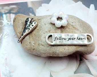 Bejeweled Lake Lake Griffon Stone: Dekorativer Beach Rock Briefbeschwerer