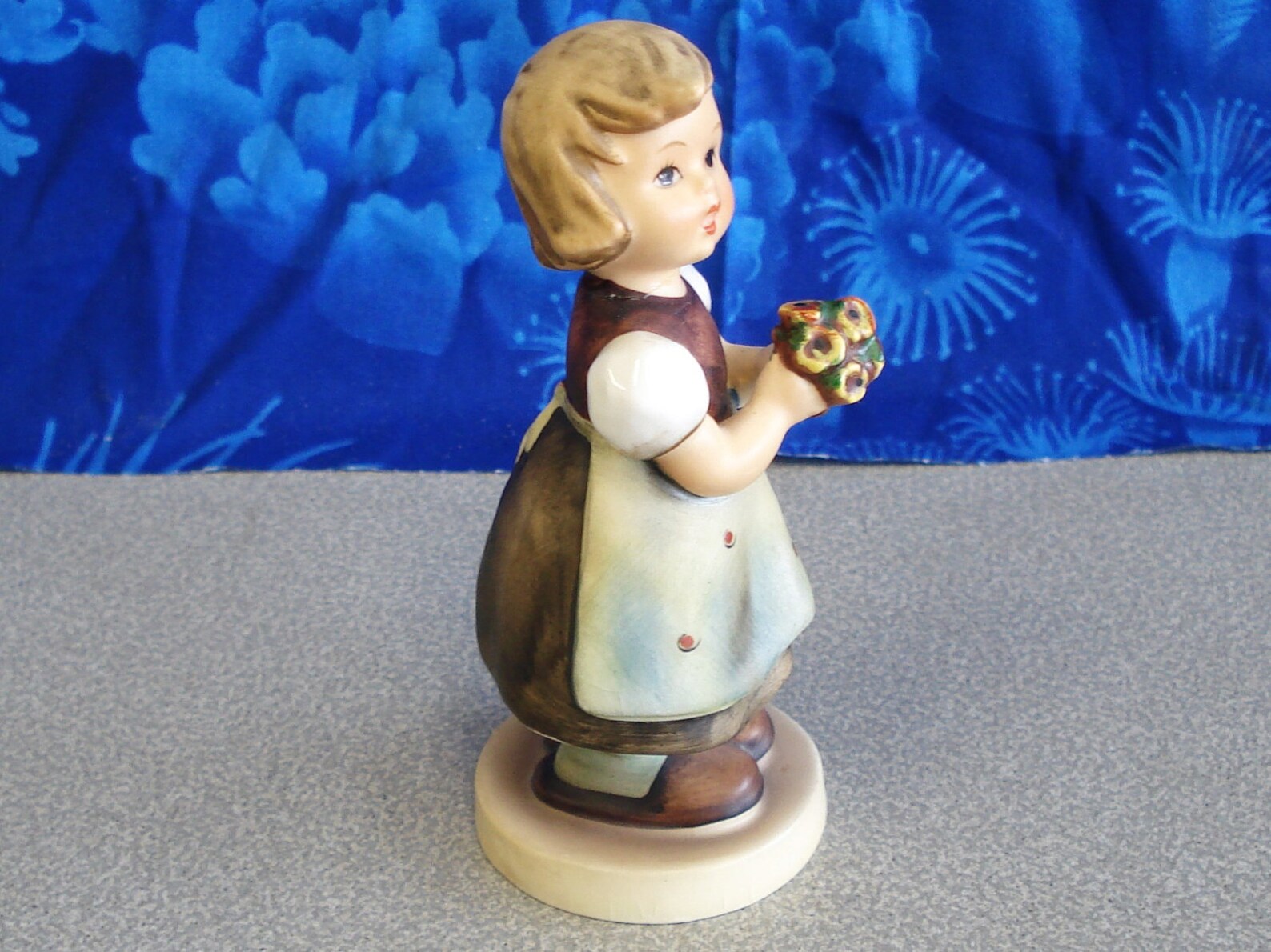 Vintage HUMMEL GOEBEL West Germany Porcelain Figurine 1963. Etsy