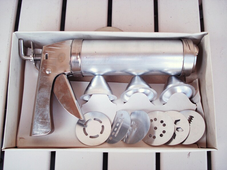 Vintage Cookie and Icing Press Gun With 6 Cookies Shapes Disks Etsy