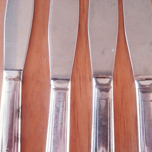 Vintage Simeon L And George H Rogers Company. Stainless Steel With Silver Plated Handle Dinner Knives. image 5