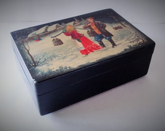 Vintage Russian Fedoskino Hand Painted Author Signed Lacquered Trinket Box.