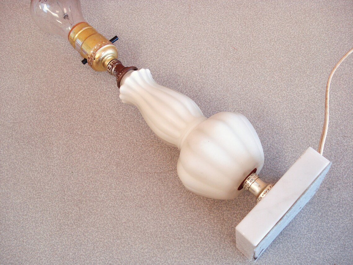 Vintage UNDERWRITERS LABORATORIES INC Portable Lamp Light. Etsy
