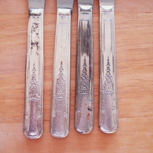 Vintage Simeon L And George H Rogers Company. Stainless Steel With Silver Plated Handle Dinner Knives. image 2