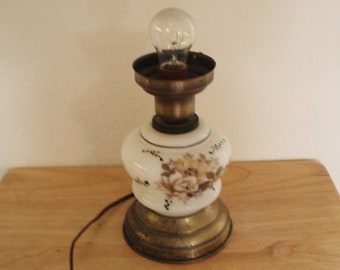 Hand Painted Milk Glass Night Table Lamp Light.