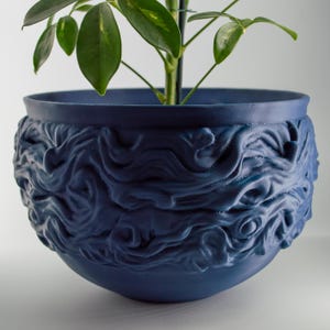 Ocean-Inspired 3D-Printed Planter in Blue – Choose Your Size