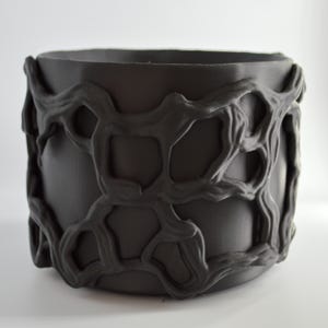 Moderner Blumentopf mit abstrakter Textur: Handgefertigter 3D-Druck Indoor-Übertopf