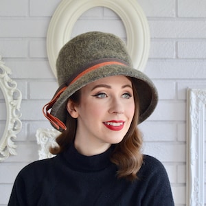 Vintage 1960s Gray Wool Hat with Brown and Orange Ribbon by Muriel