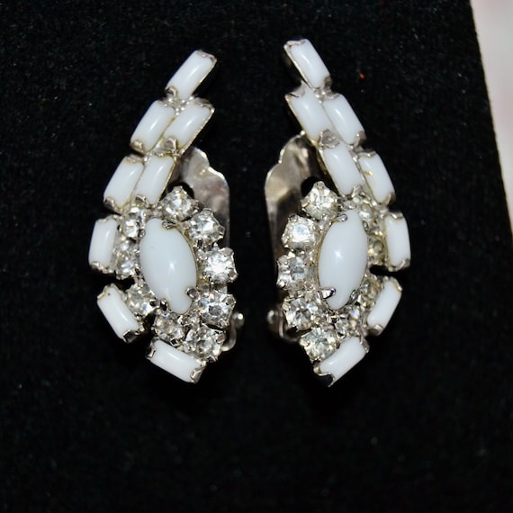 Vintage Clip-On Earrings in Silver Tone Metal with Milk Glass and Clear Rhinestones