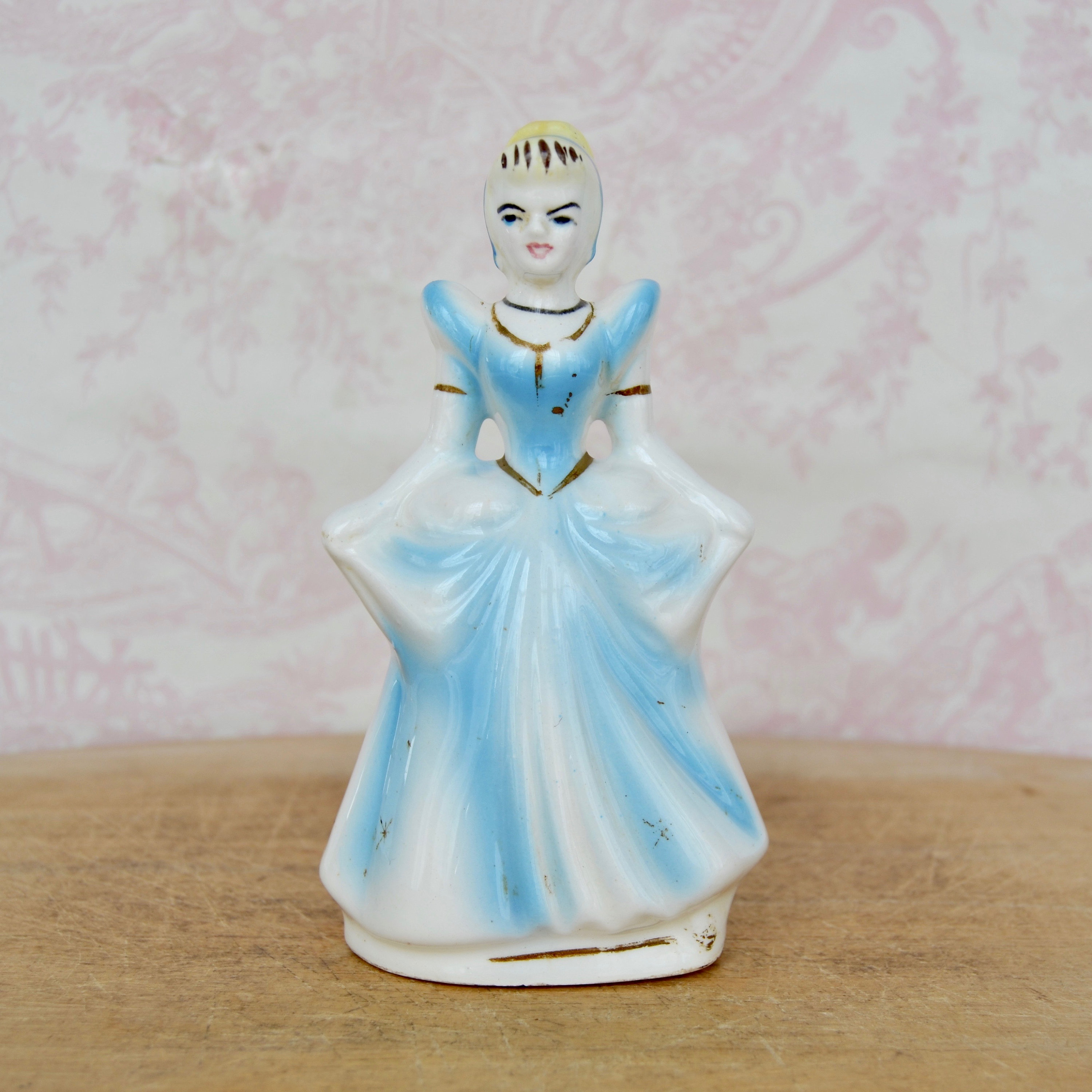 Vintage 1960s Cinderella Figurine Made of Ceramic by Walt Disney