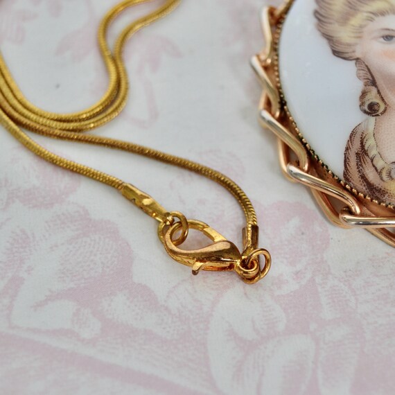 Vintage Necklace with Cameo Pendant of Woman and … - image 3