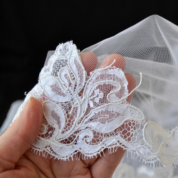 Vintage 1970s Bridal Cap and Veil with Lace Appli… - image 9