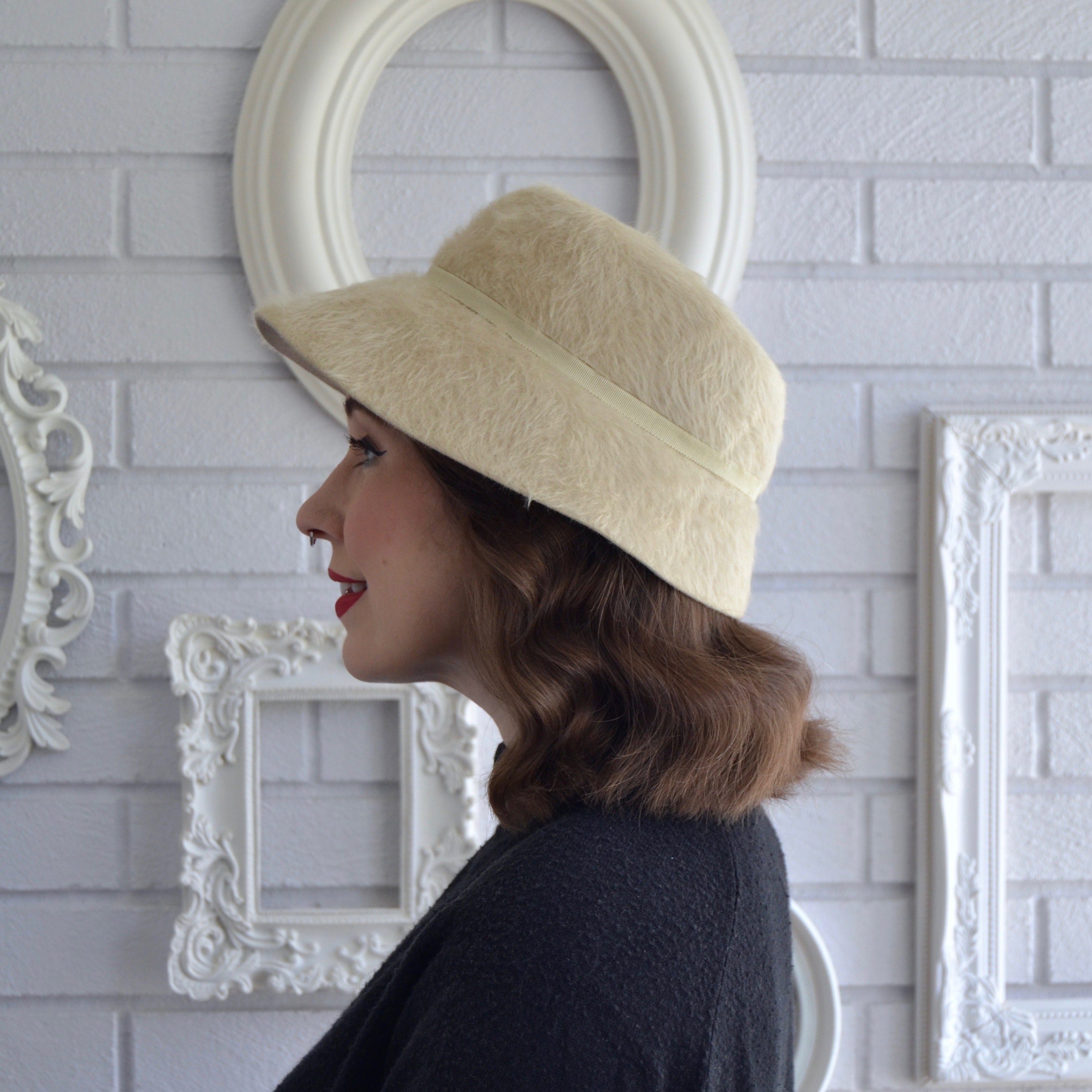 Vintage 60s Cream Bow Wool Hat Funky Original Vintage 60s 70s Fringed Cream Wool Felt  main image 4