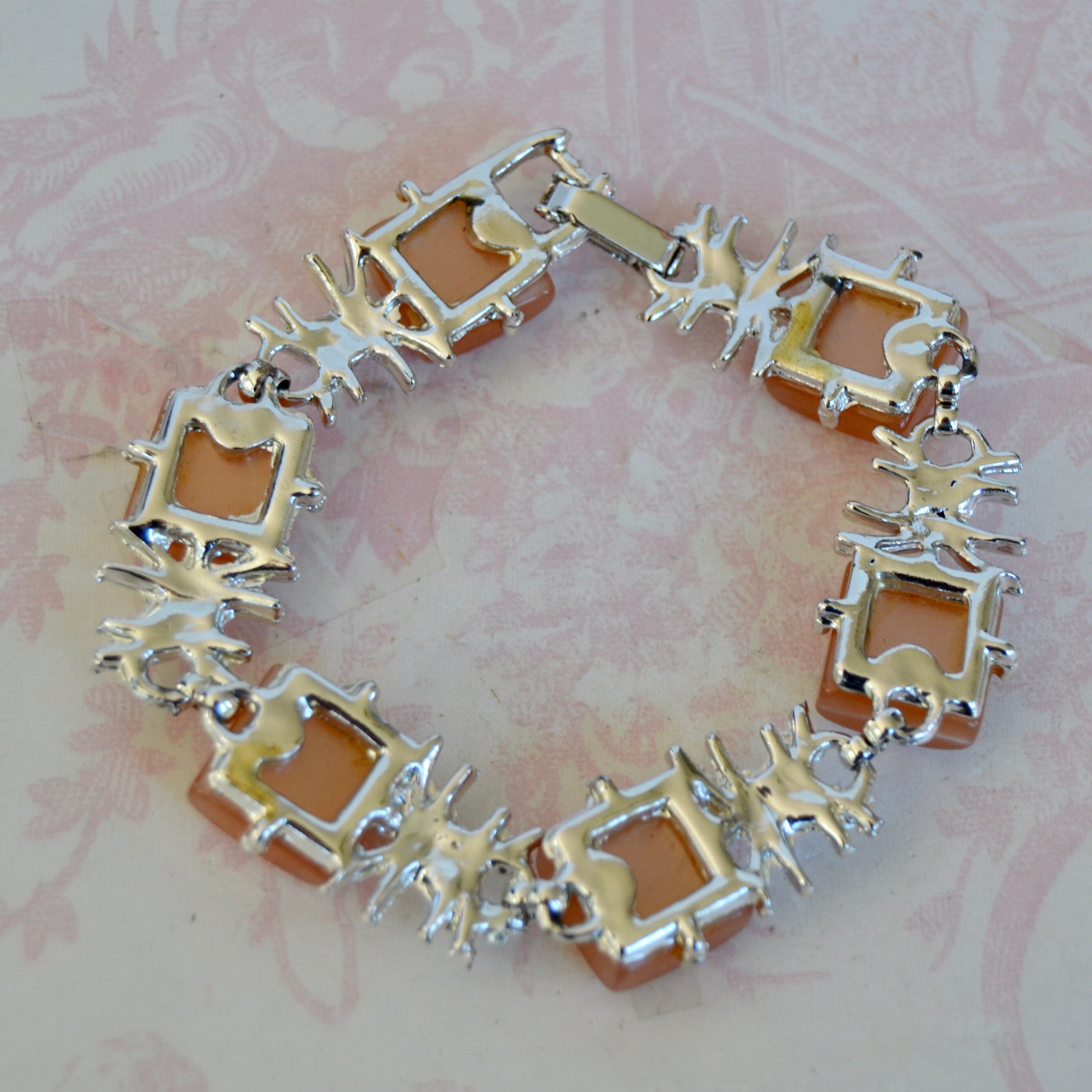 Vintage Bracelet Made of Silver-tone Metal With Thermoset