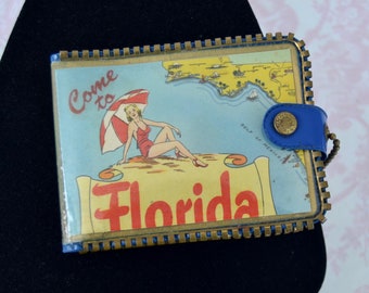 Vintage Florida Souvenir Wallet Made of Vinyl with Metal and Postcards