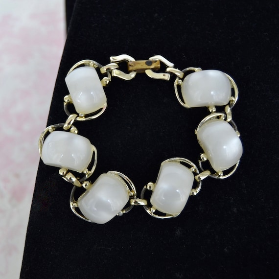 Vintage Bracelet with Thermoset Lucite Plastic in… - image 1