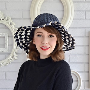 Vintage 1960s Dark Blue and Off-White Open Woven Raffia Sun Hat Union-Made