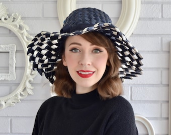 Vintage Women display picture 2