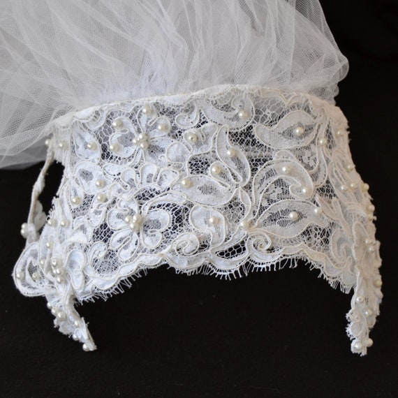 Vintage 1970s Bridal Cap and Veil with Lace Appli… - image 5