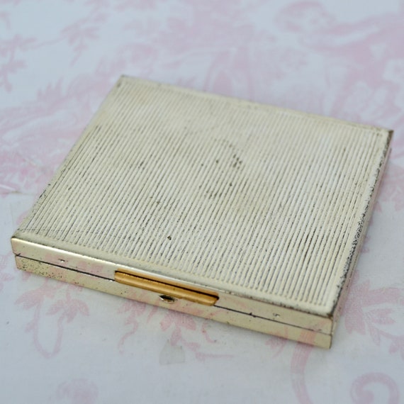 Vintage Powder Compact with a Butterfly and Flowe… - image 5
